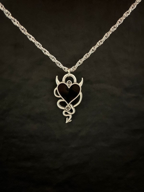 Heart Sembol Gothic Kolye