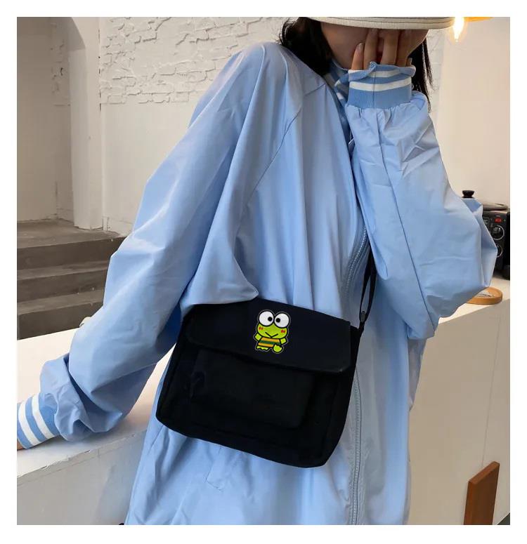 ESC BUTİK Confused Frog Baskılı Cep Detaylı Unisex Kanvas Siyah Omuz Çantası