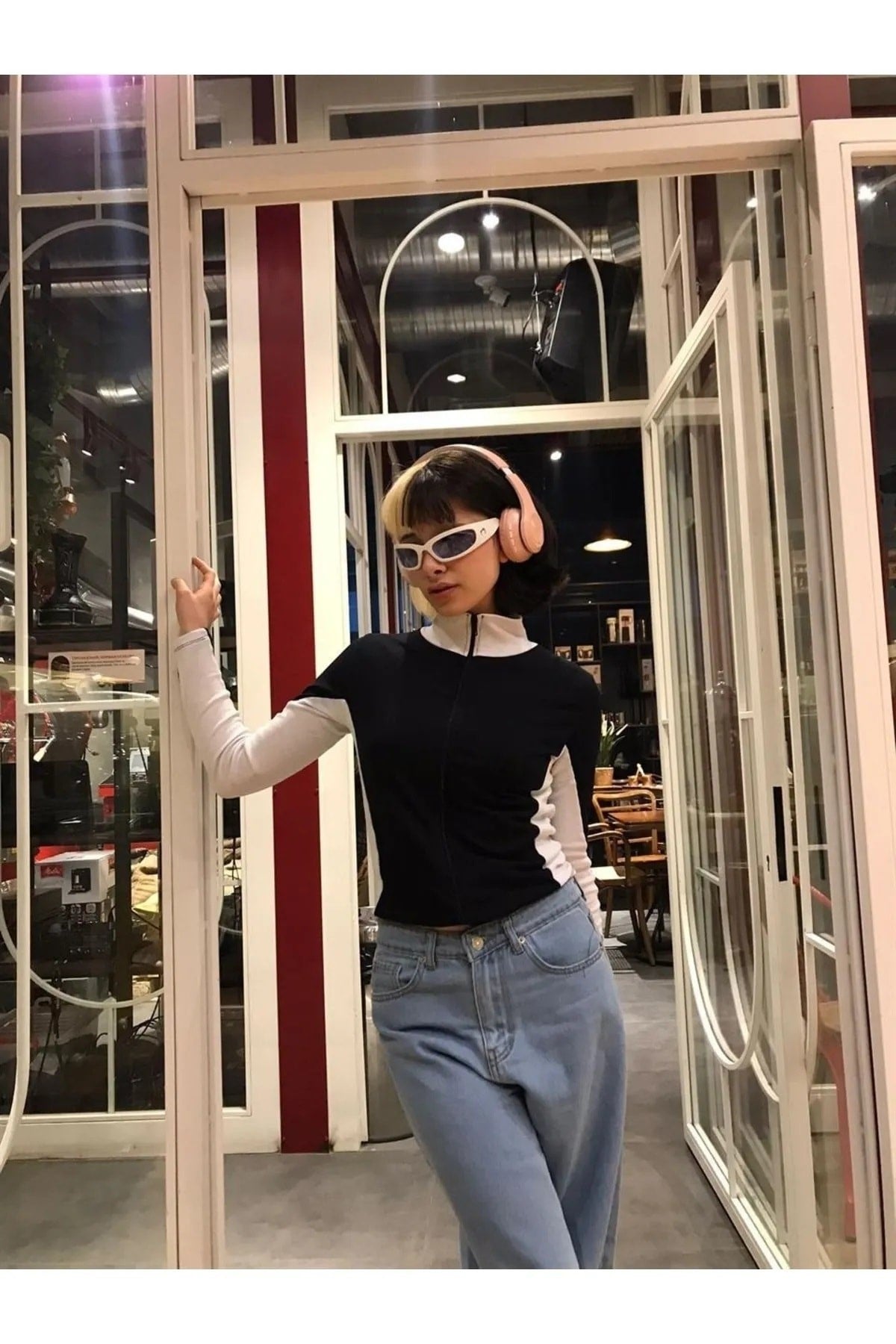 Line Detail Fermuarlı Siyah Renkli Crop Bluz